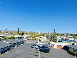 Casa Blanca Inn & Suites