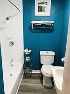 Casa Blanca Inn & Suites