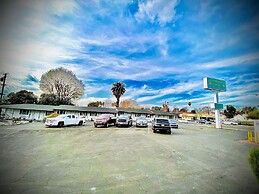 Casa Blanca Inn & Suites