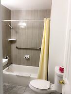 Casa Blanca Inn & Suites