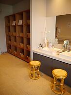 HEARTS Capsule Hotel & Spa HAKATA