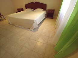 Pinneys Beach Hotel Nevis