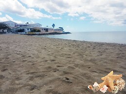 Pinneys Beach Hotel Nevis