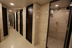 Qubestay Airport Capsule Hotel & Hostel
