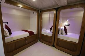 Qubestay Airport Capsule Hotel & Hostel