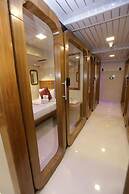 Qubestay Airport Capsule Hotel & Hostel