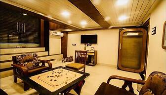 Qubestay Airport Capsule Hotel & Hostel