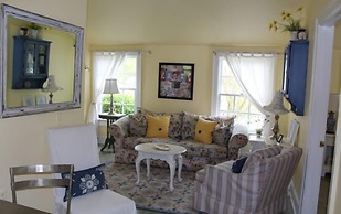 Hope and Glory Inn and Vineyard