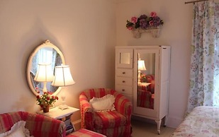 Hope and Glory Inn and Vineyard