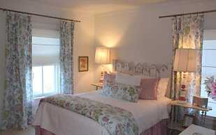 Hope and Glory Inn and Vineyard