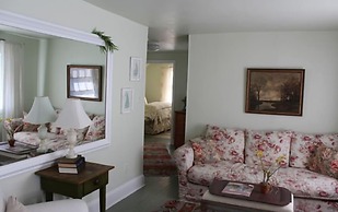 Hope and Glory Inn and Vineyard