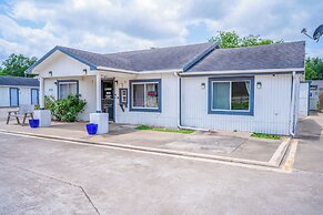 OYO Budget Inn Falfurrias Hwy 281