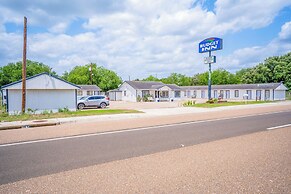 OYO Budget Inn Falfurrias Hwy 281