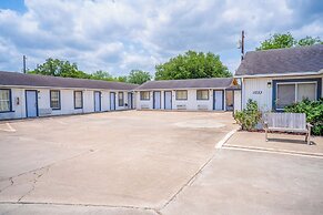 OYO Budget Inn Falfurrias Hwy 281