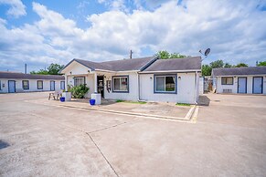 OYO Budget Inn Falfurrias Hwy 281