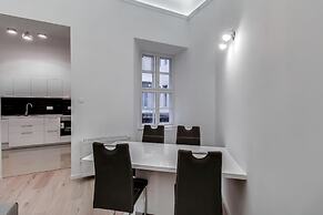 Pelicanstay at 5th District