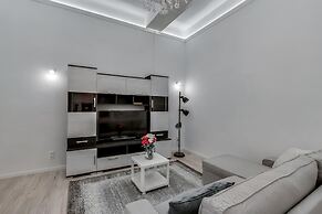 Pelicanstay at 5th District