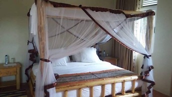 Summit Safari Lodge