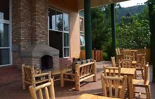 Summit Safari Lodge