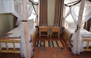 Summit Safari Lodge