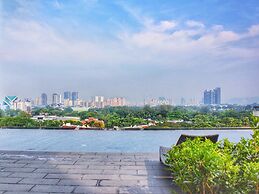 Expressionz Professional Suites by Luxurious Lifestyle Living