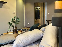 Expressionz Professional Suites by Luxurious Lifestyle Living