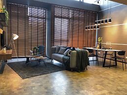 Expressionz Professional Suites by Luxurious Lifestyle Living