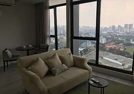 Expressionz Professional Suites by Kelvin