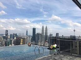 Expressionz Professional Suites by Kelvin