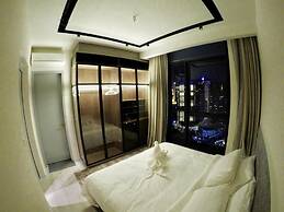 Expressionz Professional Suites by Kelvin