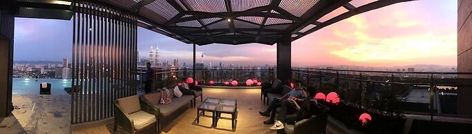 Expressionz Professional Suites by Kelvin