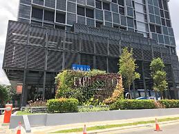 Expressionz Professional Suites by Kelvin