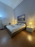 Hola Cathedral House