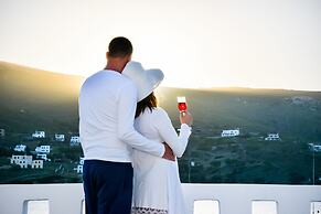 The Veranda of Gavrion - Premium Cycladic House