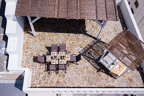 The Veranda of Gavrion - Premium Cycladic House