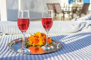 The Veranda of Gavrion - Premium Cycladic House