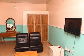 Daniel Suites