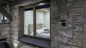 Naava Chalet