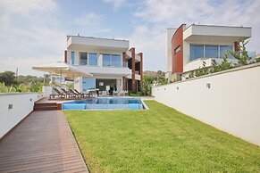 Pearl Beachfront Villa