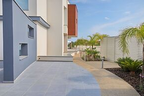 Pearl Beachfront Villa