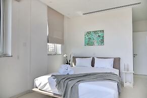 Pearl Beachfront Villa