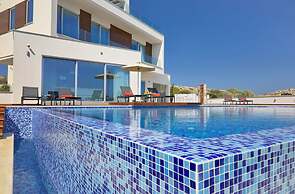 Pearl Beachfront Villa