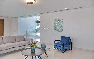 Pearl Beachfront Villa