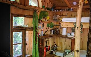 Chimo Refuges Treehouse Resort