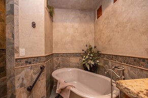 Cougar Ridge Resort, LLC