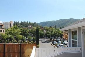 The Pioneer Craftsman House - Closest to Osf