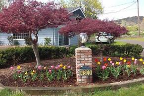 Racing Horse Ranch with Unlimited Golf