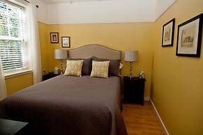 Lori Lanes 'romeo Cottage' ~ 2 Bedroom ~ Downtown