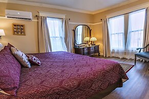 Redtail Suites~orliena Suite ~tesla Station