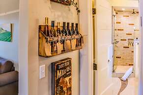 Redtail Suites~orliena Suite ~tesla Station